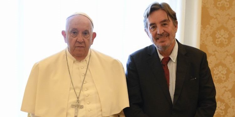 El Papa destaca ante el director del Cervantes la importancia de “defender el español”
