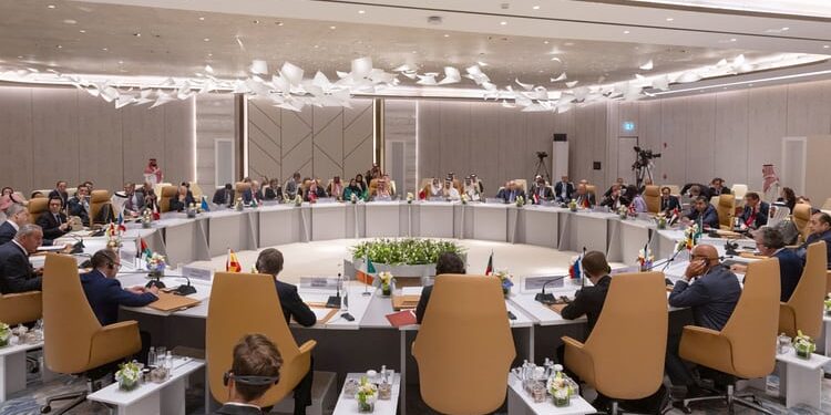 España reunirá el viernes a países europeos y árabes en Madrid para hablar sobre Palestina