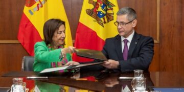 El ministro moldavo de Defensa traslada a Robles las aspiraciones de su país a la UE