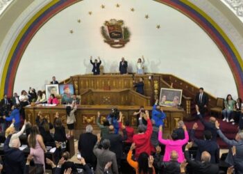 El ministro de Exteriores califica de “inaceptables” los ataques de Venezuela a la monarquía española