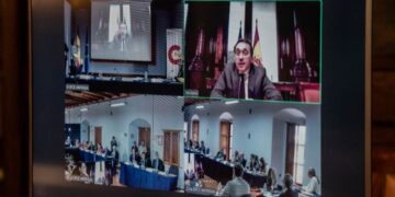 Albares pide a los embajadores en Iberoamérica que “refuercen las relaciones con los países hermanos”