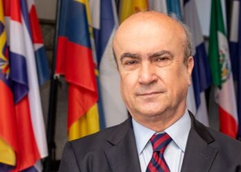 Jabonero (OEI): “Los problemas de Iberoamérica se solucionan con democracia, no con salvadores iluminados”