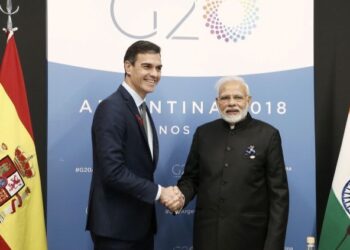 Sanchez visits India with his wife and with the aim of securing a mega contract for Navantia