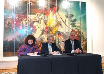 Inaugurada la exposición ‘Reencuentros para tejer la vida y los afectos’