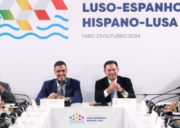 Spain and Portugal will pressure France and Brussels to allow rail and electricity connections with Europe