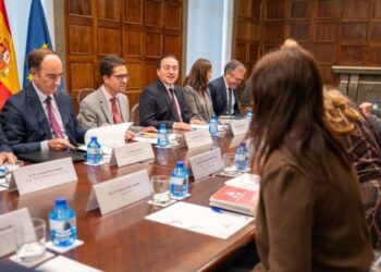 Las asociaciones del Campo de Gibraltar advierten a Albares de que la falta de acuerdo sería un “fracaso”