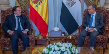 Albares defends in Egypt a negotiated solution for the Middle East “against those who prefer war”