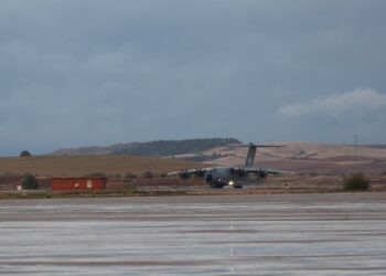 Llega a Madrid un nuevo vuelo con 68 españoles y 13 extranjeros desde Líbano, lo que eleva el total a 348