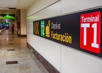 Police investigate the escape of four asylum seekers with Moroccan passports from Barajas