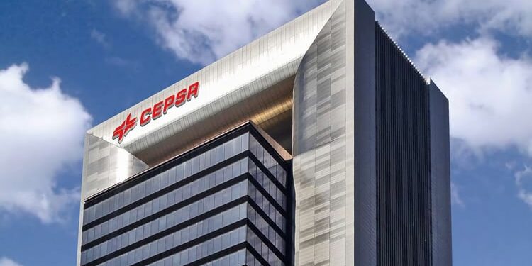 Cepsa congela 3.000 millones de inversión en España por el «impuestazo» a las energéticas
