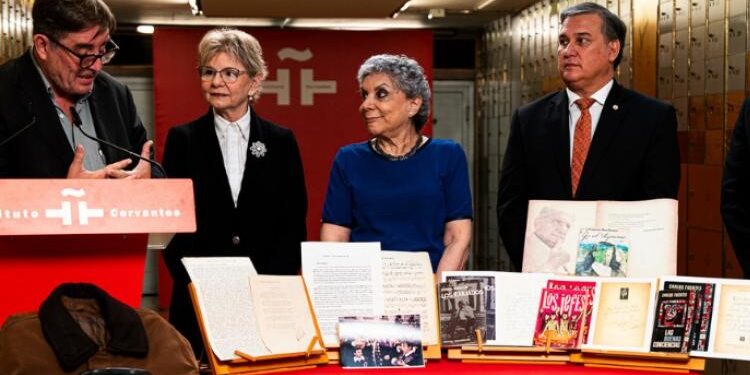 Instituto Cervantes receives the legacy of Paraguayan writer Augusto Roa Bastos on deposit