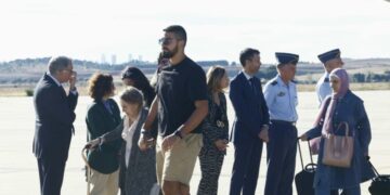 Two military planes arrive in Spain with 240 Spaniards repatriated from Lebanon