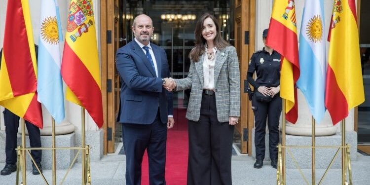 Pedro Rollán recibe a la vicepresidenta argentina, que no tendrá ningún encuentro con el Gobierno