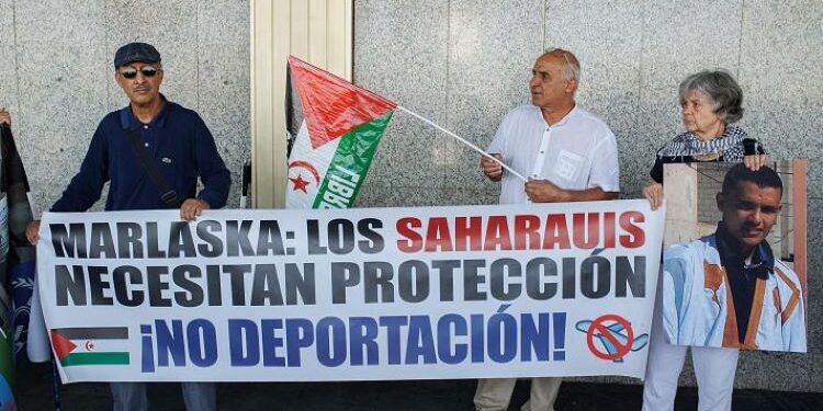 PP, Sumar, Podemos y nacionalistas preguntan al Gobierno por los 10 solicitantes de asilo saharauis en Barajas