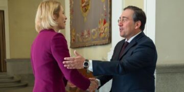 Albares and Robles discuss with Kaja Kallas the situation in Ukraine and the Middle East and the arrival of Trump