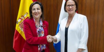 Las ministras de Defensa de España y Luxemburgo reiteran el apoyo a Ucrania