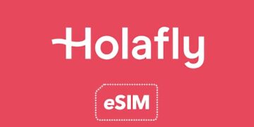 Todo lo que necesitas para viajar: un buen seguro y conectividad sin límites de la eSIM de Holafly