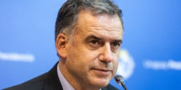 El Gobierno felicita a Yamandú Orsi Martínez por su elección como presidente de Uruguay