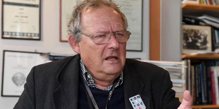 ‘Elogio de la desobediencia’ del escritor polaco Adam Michnik