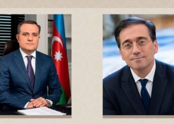 España y Azerbaiyán abordan la importancia de la COP29 de Bakú para “evitar catástrofes como la DANA”