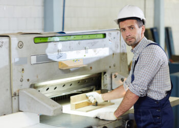 Industrial production in Spain rose by 0.9% in September while it fell by 2% across the EU