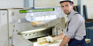 Industrial production in Spain rose by 0.9% in September while it fell by 2% across the EU