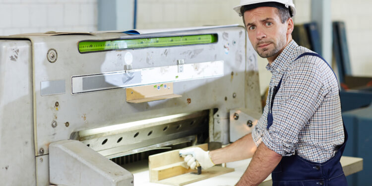 Industrial production in Spain rose by 0.9% in September while it fell by 2% across the EU