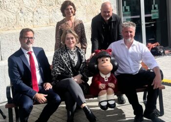 Argentine Embassy collaborates in Mafalda’s statue unveiling in Madrid