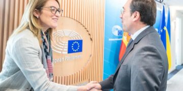 Albares will discuss the official status of Catalan in the European Parliament on Monday with Metsola