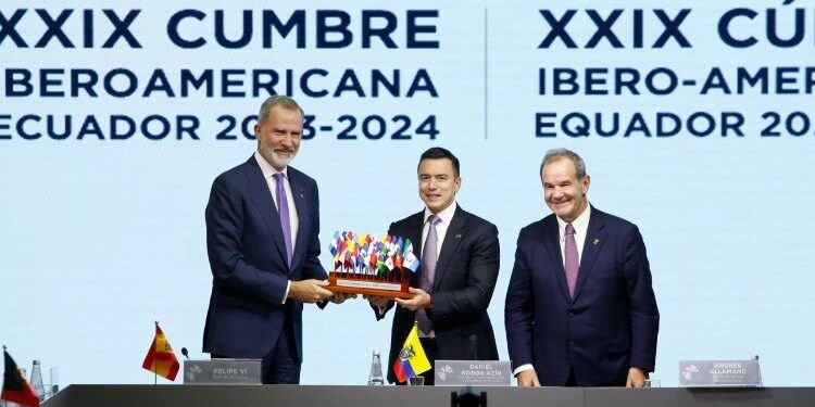 The King and Albares urge to “overcome differences” at the Ibero-American Summit with the most absences in history