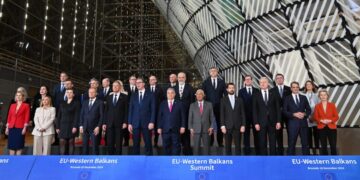 La UE se compromete a apoyar la integración de los Balcanes Occidentales, pero no define plazos