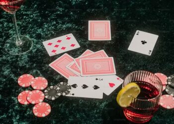 Un Recorrido por la Historia del Póker: Desde sus Orígenes hasta la Era Digital