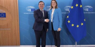 Albares asks Metsola again for the use of the co-official languages in the European Parliament “without talking about deadlines”