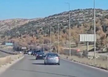 Exteriores evacúa a 26 españoles de Siria y Albares pide que se juzgue a Al Golani “por sus hechos”