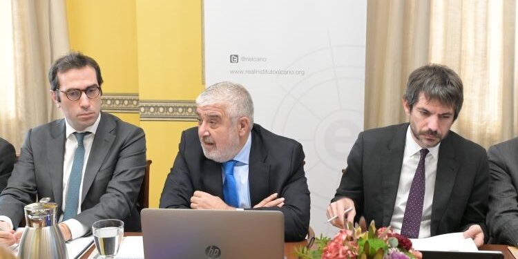 Cuerpo and Urtasun attend the annual meeting of the Board of Trustees of the Elcano Institute