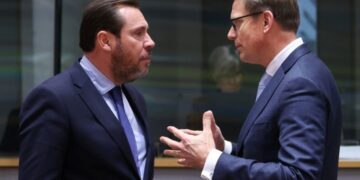 España insta en Bruselas a acelerar las conexiones transfronterizas con Francia