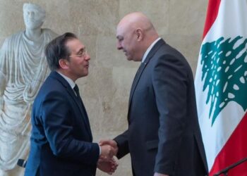 Albares anuncia en Beirut una ayuda de diez millones de euros al Ejército libanés