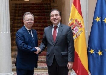 Albares promises the President of Ceuta the “gradual” opening of a “conventional” commercial customs office