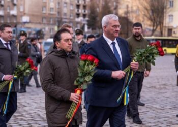 Albares asiste a la inauguración del primer centro UNESCO en Ucrania, financiado por AECID