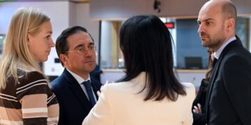 The EU announces the gradual lifting of sanctions against Syria, in line with Albares’ proposal