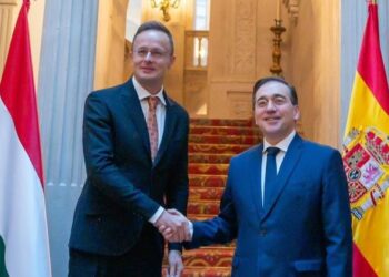 Albares discusses European agenda with Hungarian counterpart in the midst of Orbán’s standoff with the EU