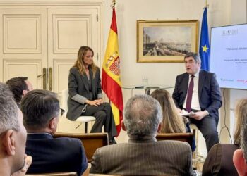 «Diplomacia y Salud: Reflexiones sobre la Sostenibilidad Sanitaria» en el Club Diplomático de Madrid