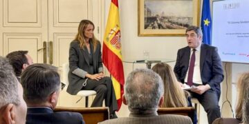 «Diplomacia y Salud: Reflexiones sobre la Sostenibilidad Sanitaria» en el Club Diplomático de Madrid