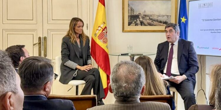 «Diplomacia y Salud: Reflexiones sobre la Sostenibilidad Sanitaria» en el Club Diplomático de Madrid