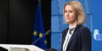 La UE acuerda empezar a levantar las sanciones a Siria, tal como pidió Albares