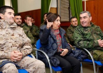 Robles visits the fifth rotation of Spanish soldiers involved in the training of Ukrainian soldiers