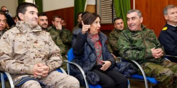 Robles visits the fifth rotation of Spanish soldiers involved in the training of Ukrainian soldiers