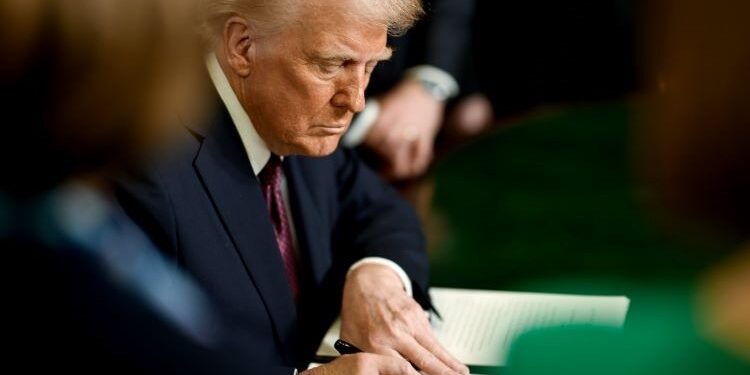 Sánchez warns in Davos that a trade war “is not in the interest neither for the U.S., neither for the EU”