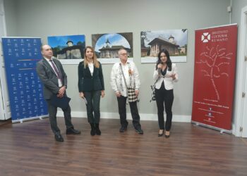 An exhibition of photographs by Tudorel Ilie focus on the events of the National Culture Day of Romania and Moldova