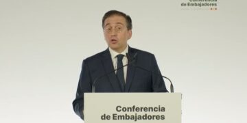 Albares anuncia que en 2025 se lanzarán la próxima Estrategia de Acción Exterior y una nueva estrategia para Asia